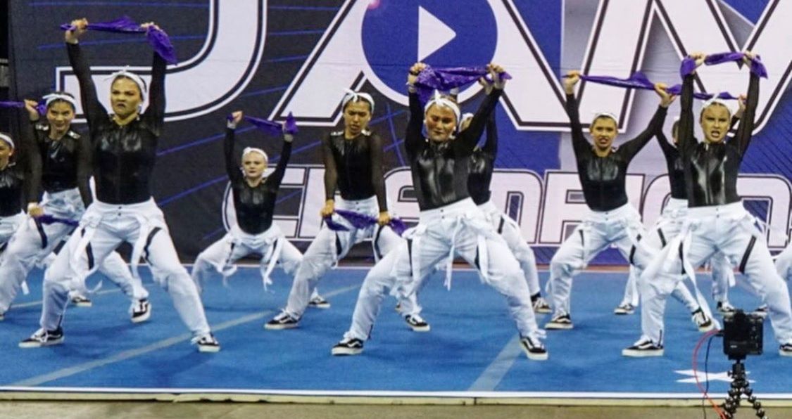Napa High cheer